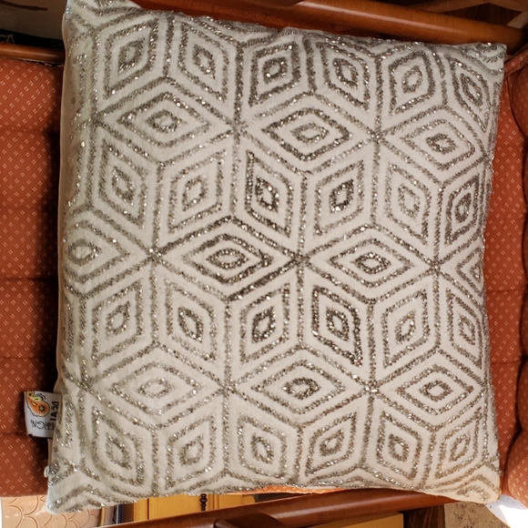 Divas Design Other - Divas Design pillow cover beaded
